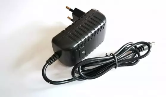 Зарядное устройство AC-DC Adaptor 12V 1000 mAh