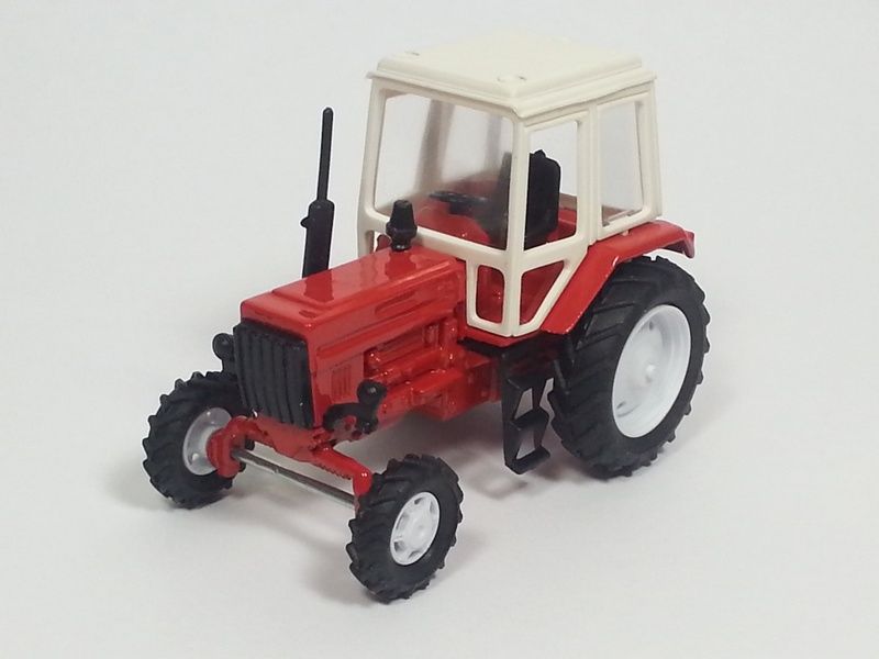 Трактор МТЗ-82 (пластик, красный) 1:43